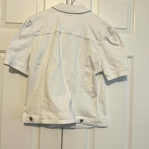 WL Crisp White Denim Jean Jacket with Classic Styling Size Medium - Picture 4 of 5
